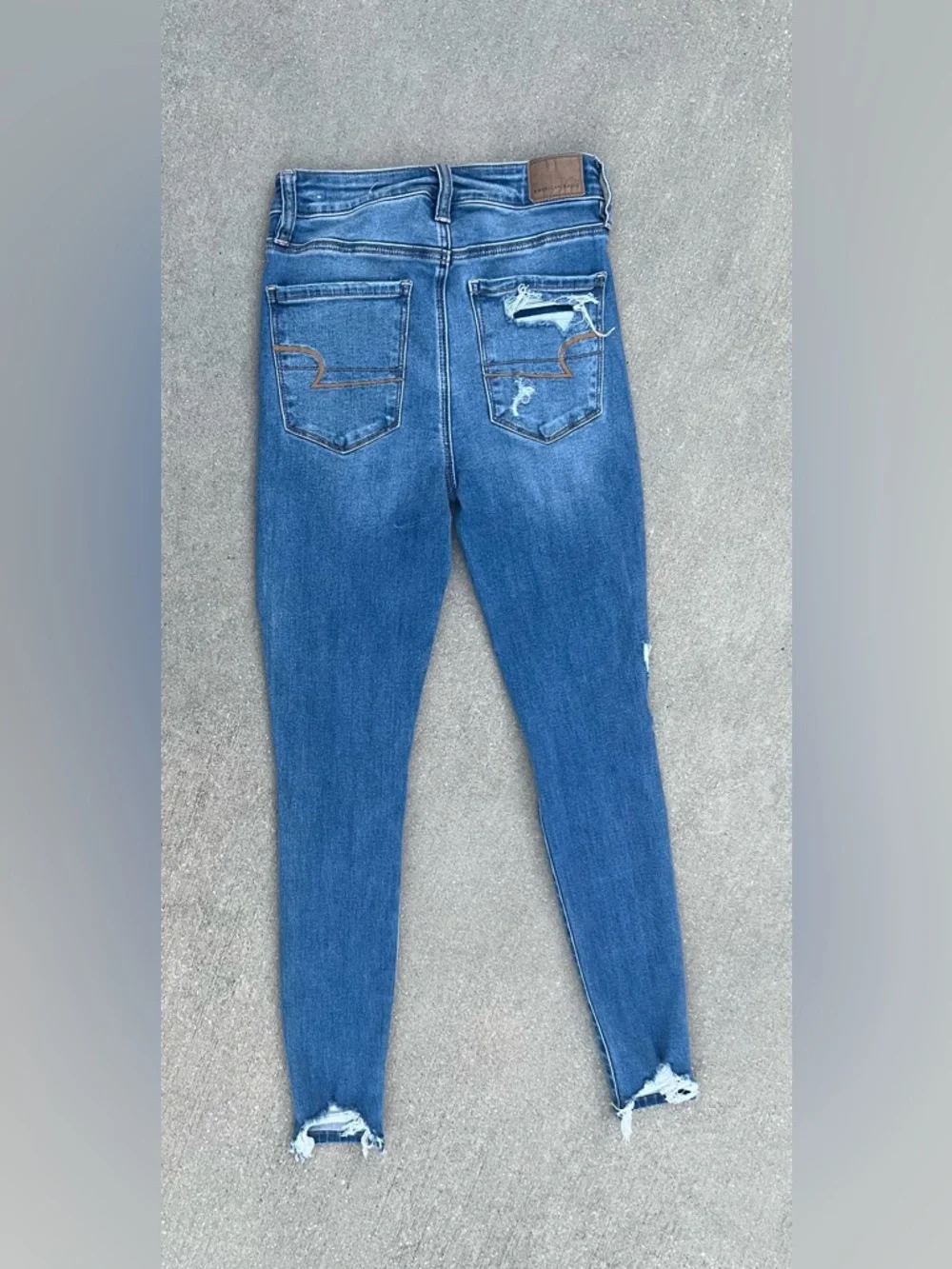 AEO Festival Blue Wash Distressed High Rise Skinny Jeans 2R Stretch Denim Y2K